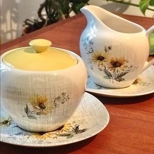 J & G MEAKIN SUMMERTIME Creamer & Sugar bowl set